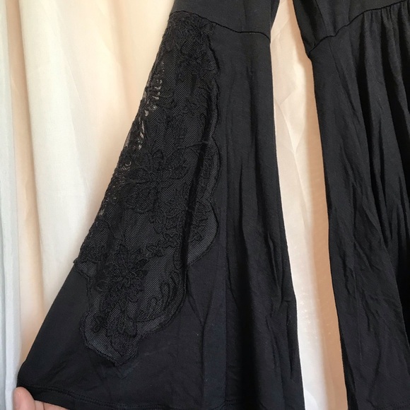 Super cute and soft American Eagle shirt - Picture 2 of 4